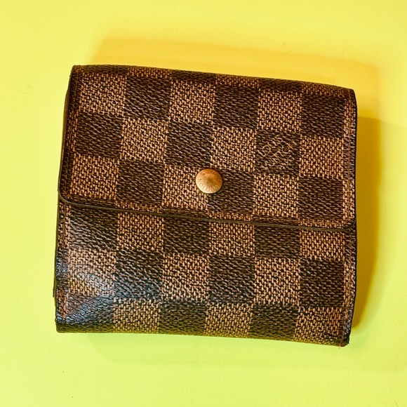 Louis Vuitton Damier set of 2  Brown Leather wallet 
1 for women and 1 for man. - Picture 3 of 15